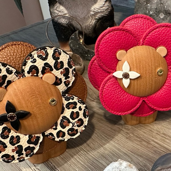 Louis Vuitton Other - Louis Vuitton Wild At Heart Petula